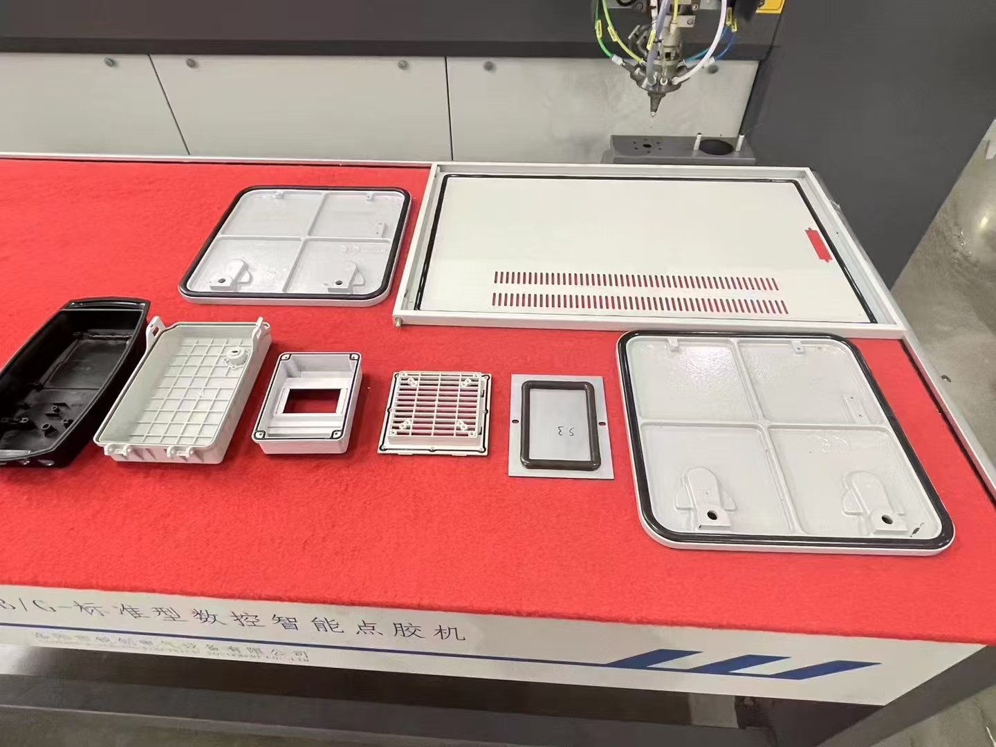 多組分微常量點(diǎn)膠機