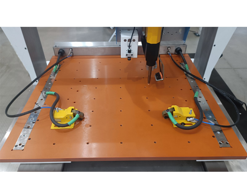 0505桌面式栽釘機